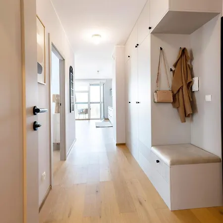 Elite Beachside Luxury With Balcony Lägenhet