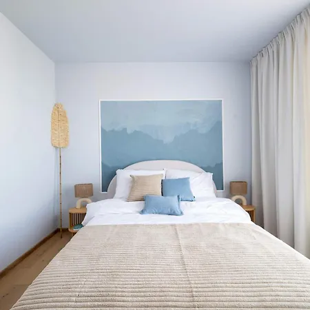 דירה Elite Beachside Luxury With Balcony