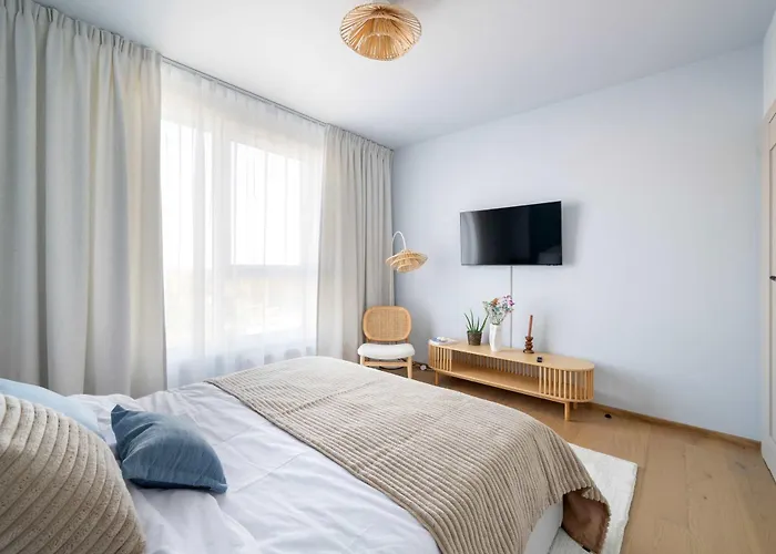 Daire Elite Beachside Luxury With Balcony *