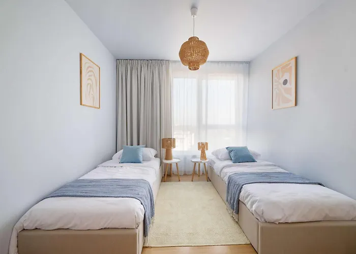 Daire Elite Beachside Luxury With Balcony *