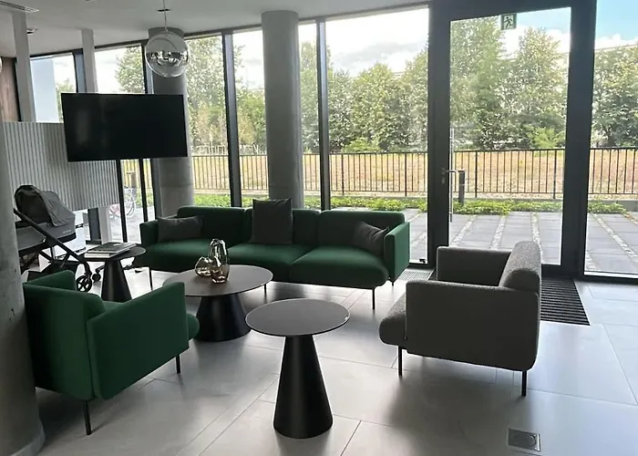 Daire Elite Beachside Luxury With Balcony