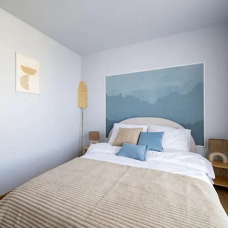 Elite Beachside Luxury With Balcony Danzica